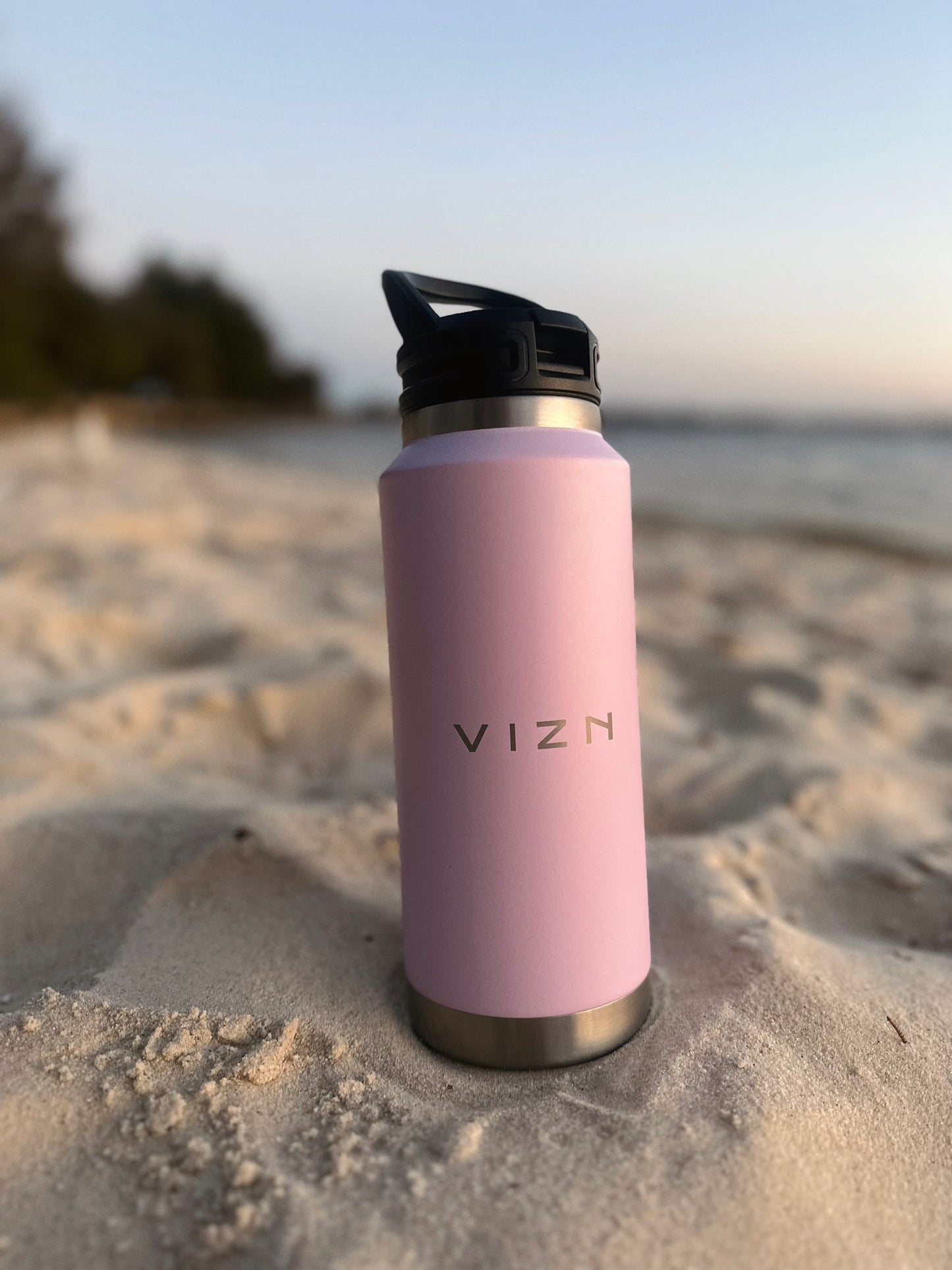 36oz vacuum insulated water bottle with choice of straw or spout lid